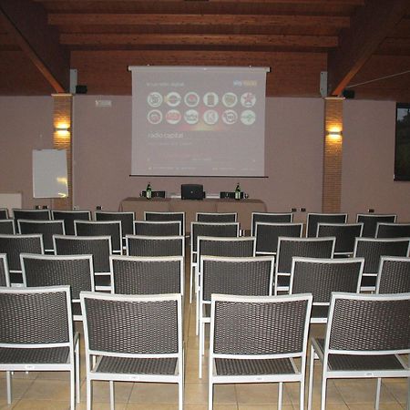 Life Sport Hotel Mentana Bagian luar foto