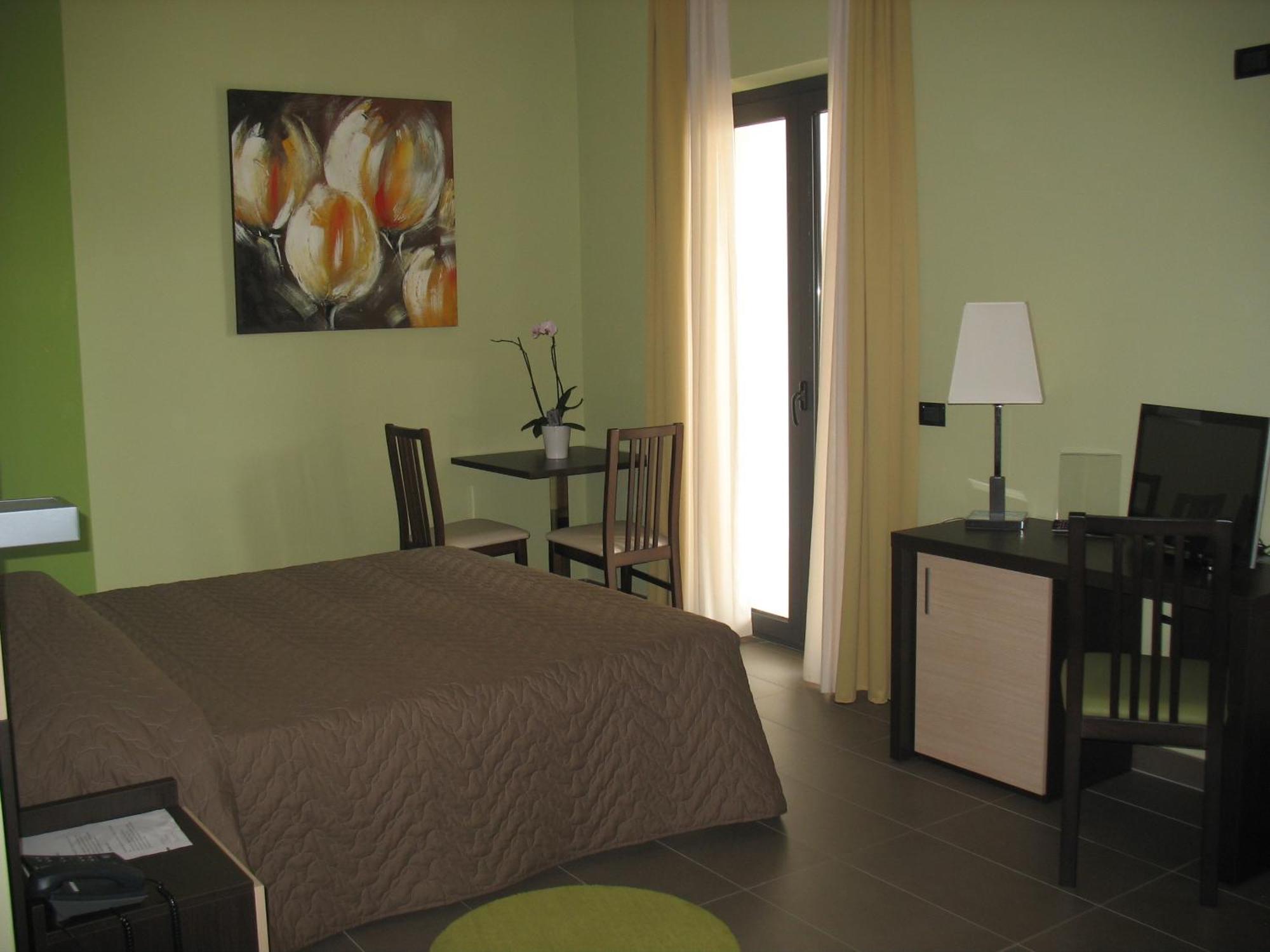 Life Sport Hotel Mentana Bagian luar foto