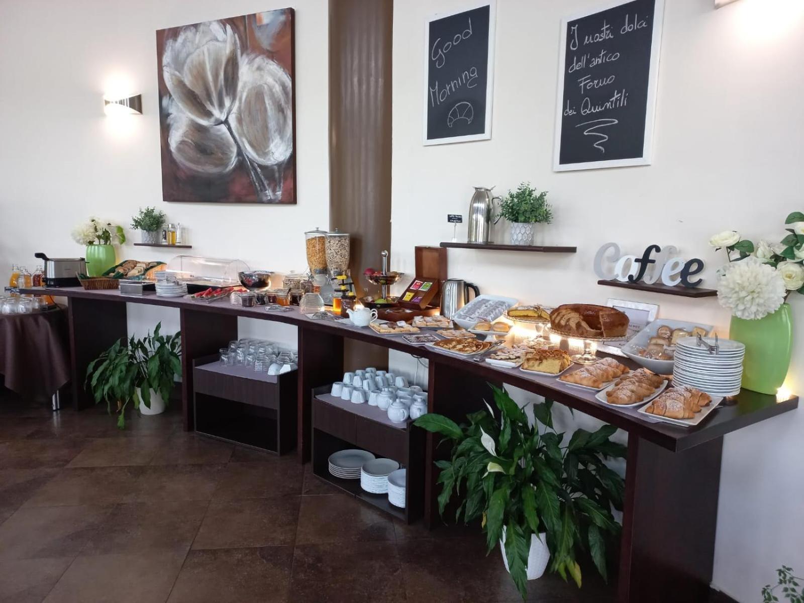 Life Sport Hotel Mentana Bagian luar foto